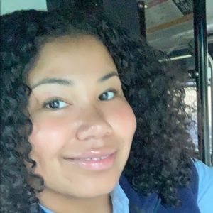 Meet your Posher, Ariana